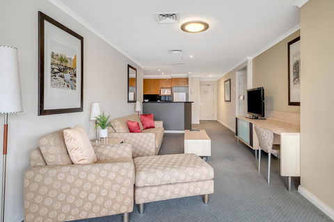 DREAM HARBOUR VIEW 2 BRM // GYM, POOL And PARKING - Inverell Accommodation 3