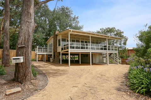 DROMANA BEACH SHACK... - Inverell Accommodation 1