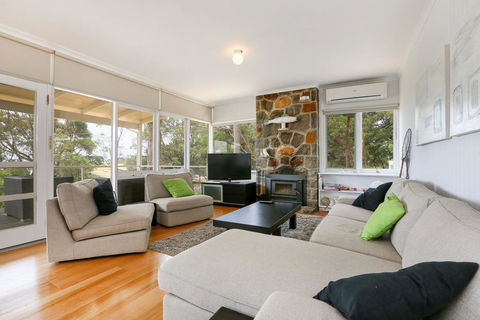 DROMANA BEACH SHACK... - Inverell Accommodation 3