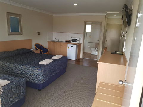 Edward Parry Motel And Apartments - Inverell Accommodation 3