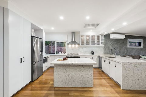 Ellerina Sea Vista Luxury Family Retreat With Sauna, Pool, Amazing Water Views, Walk To Beach - Inverell Accommodation 2