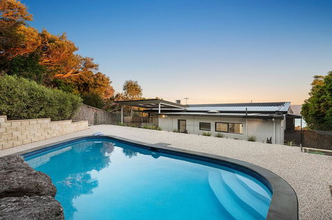 Ellerina Sea Vista Luxury Family Retreat With Sauna, Pool, Amazing Water Views, Walk To Beach - Inverell Accommodation 0
