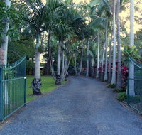 Emerald Tropical Palms B  B - Inverell Accommodation