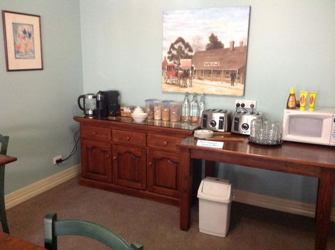 Emeu Inn Bed & Breakfast - Inverell Accommodation 3