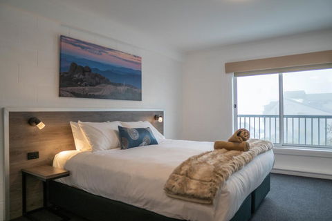 Falls Creek Hotel - Inverell Accommodation 1