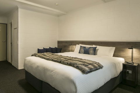 Falls Creek Hotel - Inverell Accommodation 2