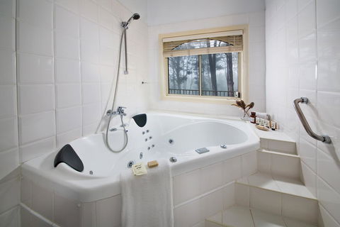 Falls Mountain Retreat Blue Mountains - Inverell Accommodation 3