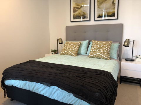 Family Home -Best Of South Bank With Car Park - Inverell Accommodation 0