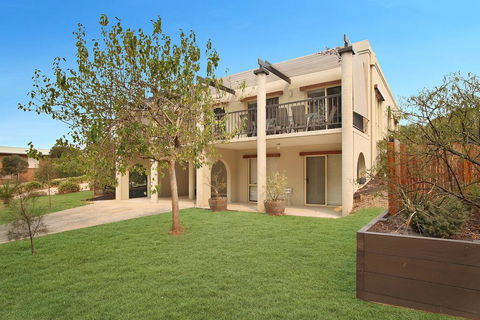 Family Times - Inverell Accommodation 0
