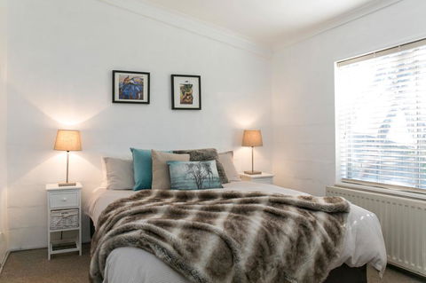 Feathertop Alpine Lodge - Inverell Accommodation 3