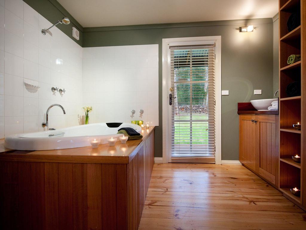 Sailors Hill VIC Inverell Accommodation