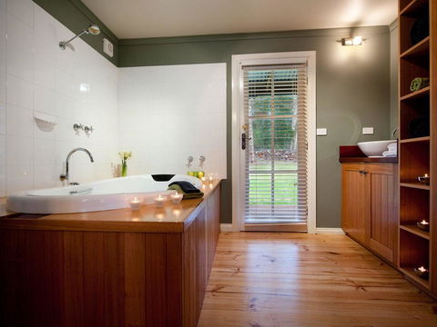 Finlie - Inverell Accommodation 0