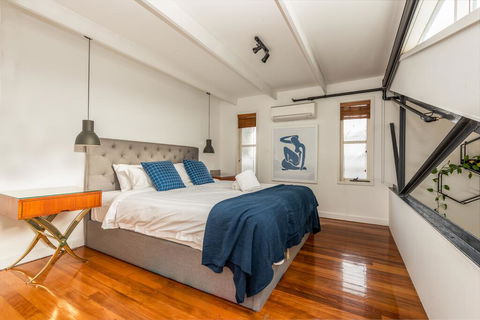 Fitzroy Converted Warehouse Penthouse - Inverell Accommodation 1