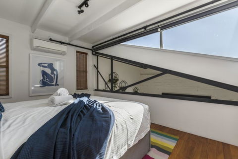 Fitzroy Converted Warehouse Penthouse - Inverell Accommodation 3