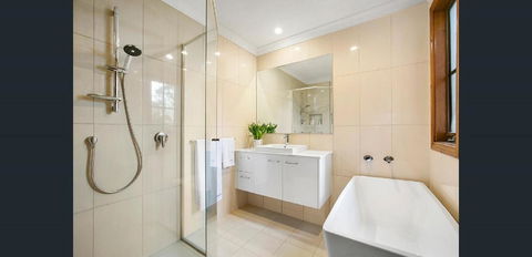 Floraison Red Hill - Inverell Accommodation 2