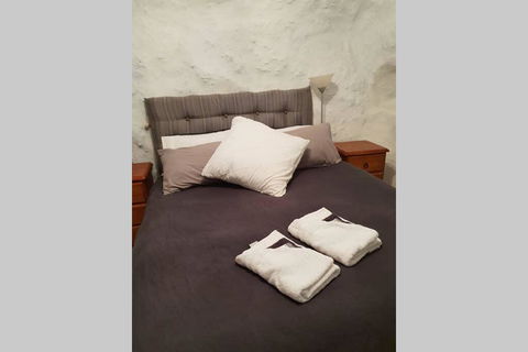 Fossickers Den Dugout Accommodation - Inverell Accommodation 0