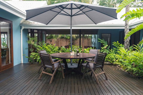 Frangipani Beach House - Newell Beach - Inverell Accommodation 3