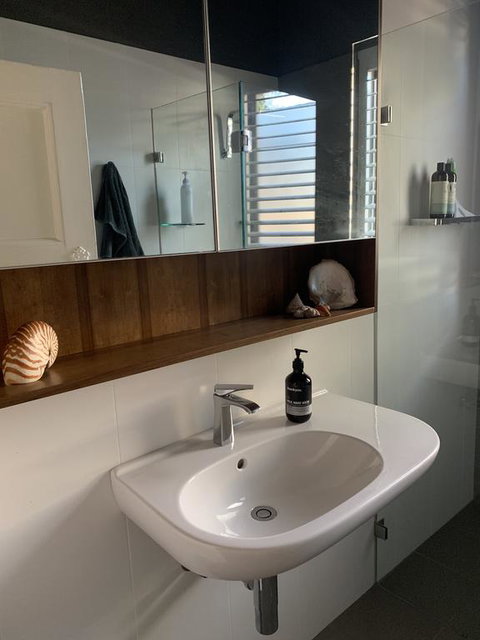 Frangipani House Cooks Hill - Inverell Accommodation 2