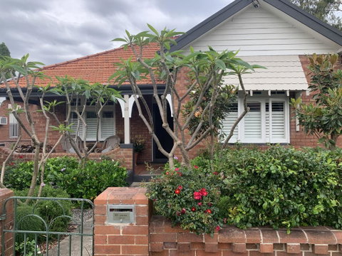 Frangipani House Cooks Hill - Inverell Accommodation 0