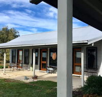 French Island Cottage - Inverell Accommodation