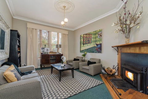 Gather At 65 Main In Hepburn Springs - Inverell Accommodation 1