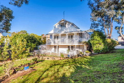 Gather At 65 Main In Hepburn Springs - Inverell Accommodation 0
