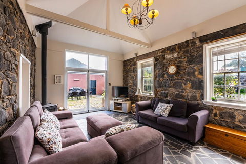 Georgia - Inverell Accommodation 2