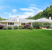 Gerron Park - country luxe tennis court and pool - Inverell Accommodation