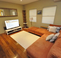 Glebe Self-Contained Modern One-Bedroom Apartment 47ROS - Inverell Accommodation