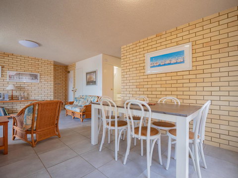 Golden Shores U7, 21 Landsborough Parade - Inverell Accommodation 3