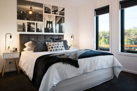 Gorge Vue On Main - Inverell Accommodation 3