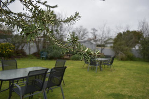 Hamilton Lakeside Motel - Inverell Accommodation 1