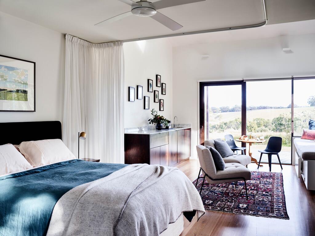 Merricks VIC Inverell Accommodation