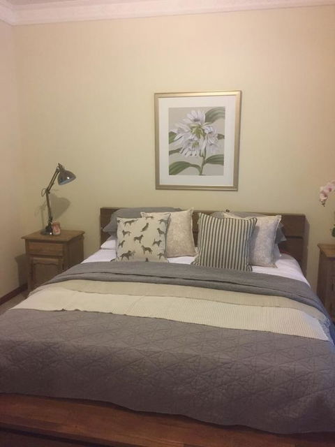Helen's Luxury Hut - Inverell Accommodation 0