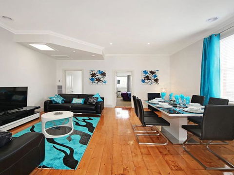 Hidden Gem In Cafe Strip! Chadstone + King Bed - Inverell Accommodation 0