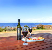 High Tide - Wallaroo Beachfront Property - Pet-Friendly - Inverell Accommodation