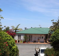 Hilltop on Tamborine - Inverell Accommodation