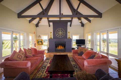 Holman Estate - Inverell Accommodation 0