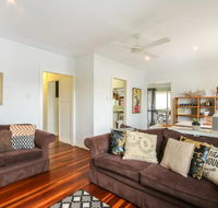 Homely Pembroke On The Park Cottage - Inverell Accommodation