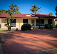 Hooterville - Inverell Accommodation