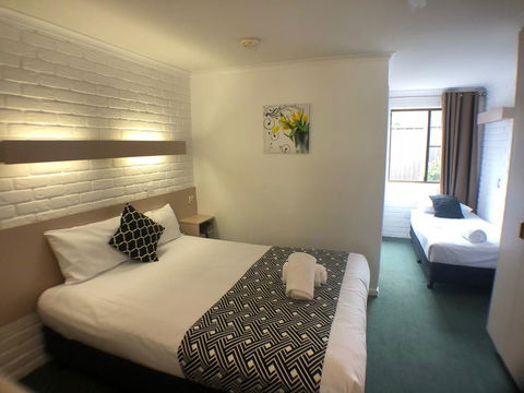 Jacaranda Place Motor Inn - Inverell Accommodation 3