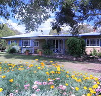 James Farmhouse - Inverell Accommodation
