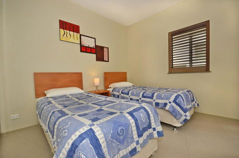 Jomar U1, 21 McIlwraith Street, Moffat Beach - Inverell Accommodation 1