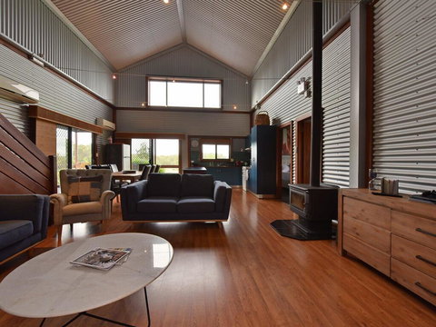 Kelman Cottage - Tucked Away With Pool + Native Wildlife - Inverell Accommodation 3