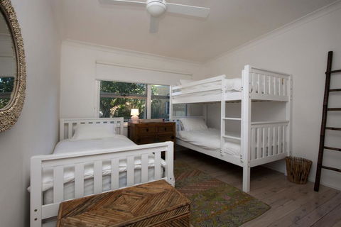 Kirby's Berrara Beach House - Inverell Accommodation 1