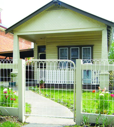 Kookaburra Cottage - Inverell Accommodation 3