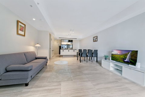 KOZYGURU HAYMARKET SYDNEY CITY VIEW 2 BED STUNNING APT NHA178-1206 - Inverell Accommodation 0