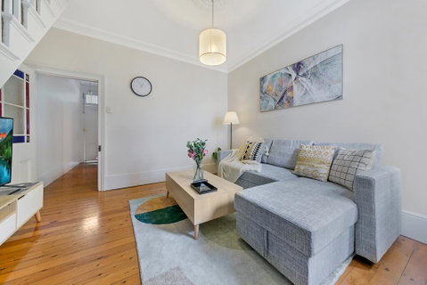 KOZYGURU SURRY HILLS COZY 3 BED TERRACE MINS WALK TO CBD NSH095 - Inverell Accommodation 3