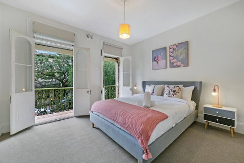 KOZYGURU SURRY HILLS COZY 3 BED TERRACE MINS WALK TO CBD NSH095 - Inverell Accommodation 1