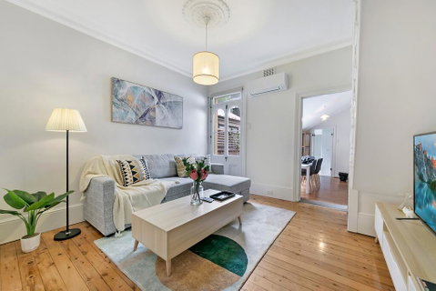 KOZYGURU SURRY HILLS COZY 3 BED TERRACE MINS WALK TO CBD NSH095 - Inverell Accommodation 0